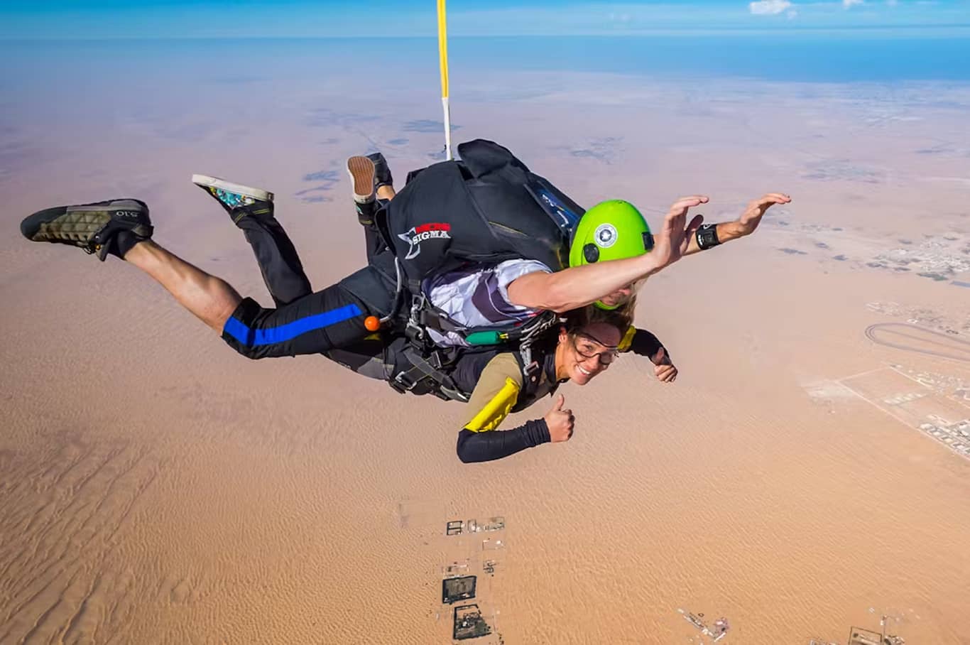 sky dive dubai desert